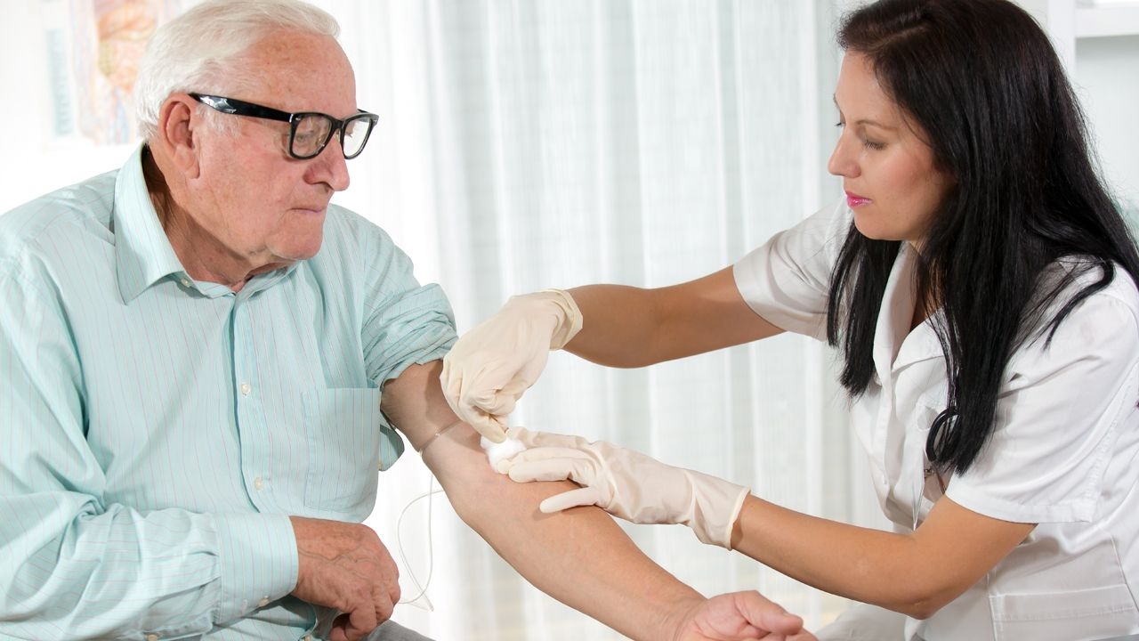 анализы крови у пожилых. на что обращать внимание?